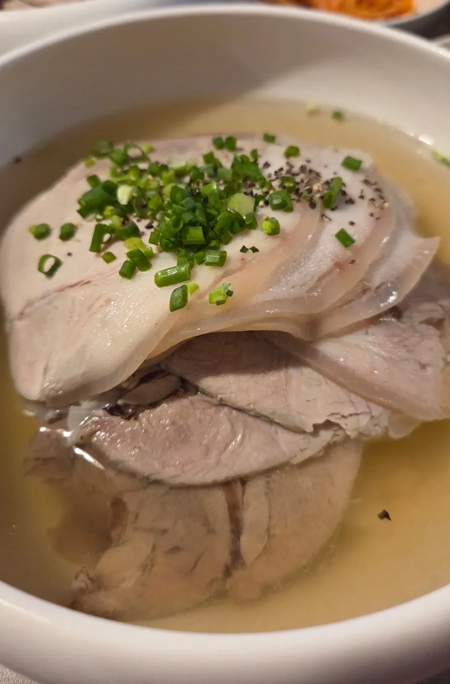 Pork gomtang served with gochu dadaegi