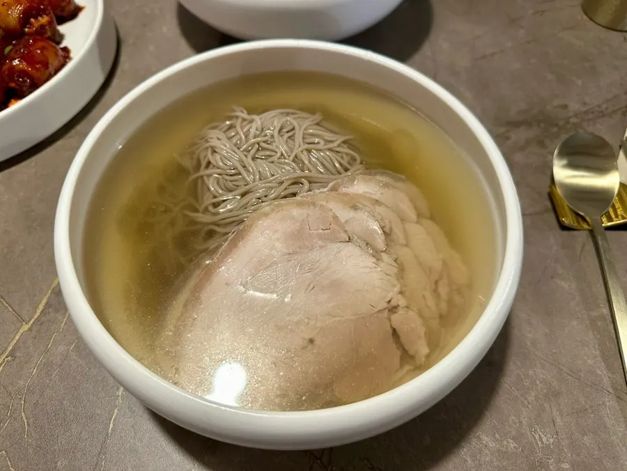 맑은 육수 베이스 평양냉면