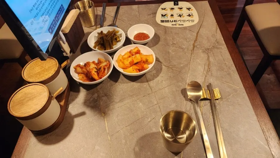 Quickly served table setting at Anok