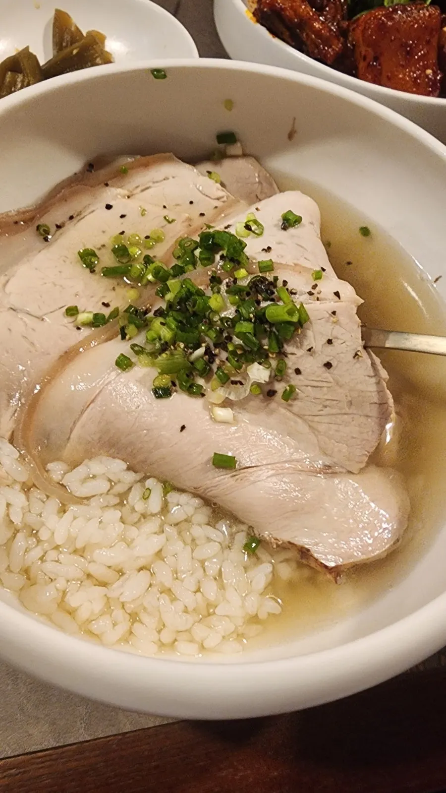 Anok's signature clear pork gomtang