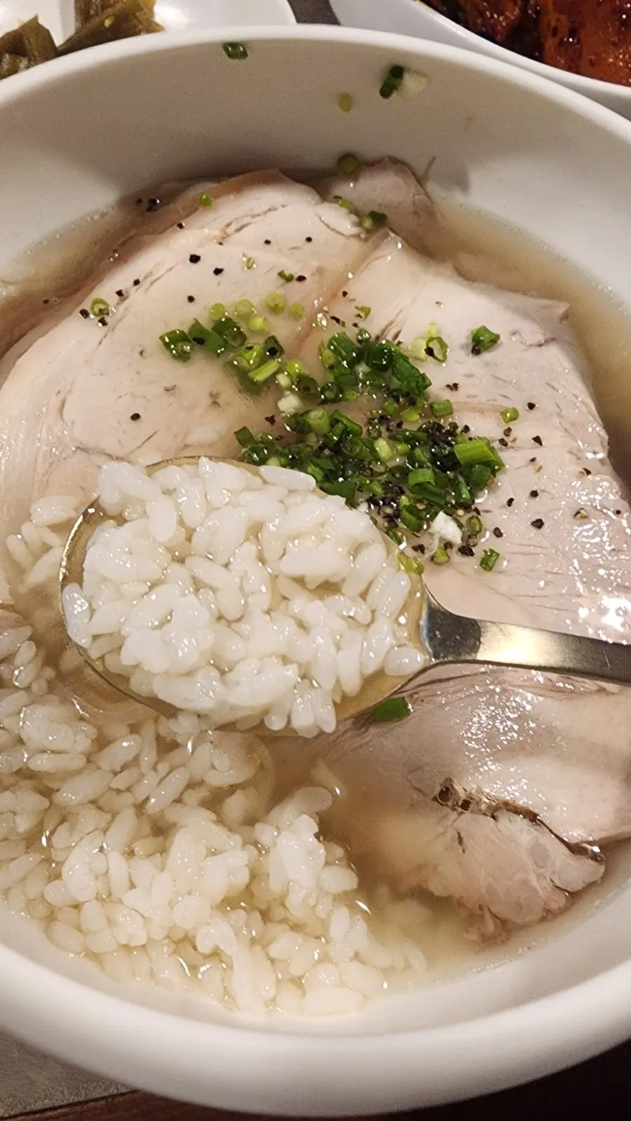 Deep, clean-tasting clear pork gomtang