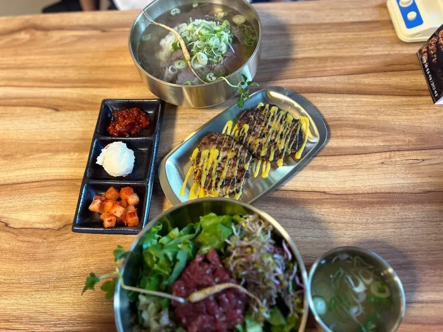 Korean beef gomtang and yukhoe bibimbap meal combination