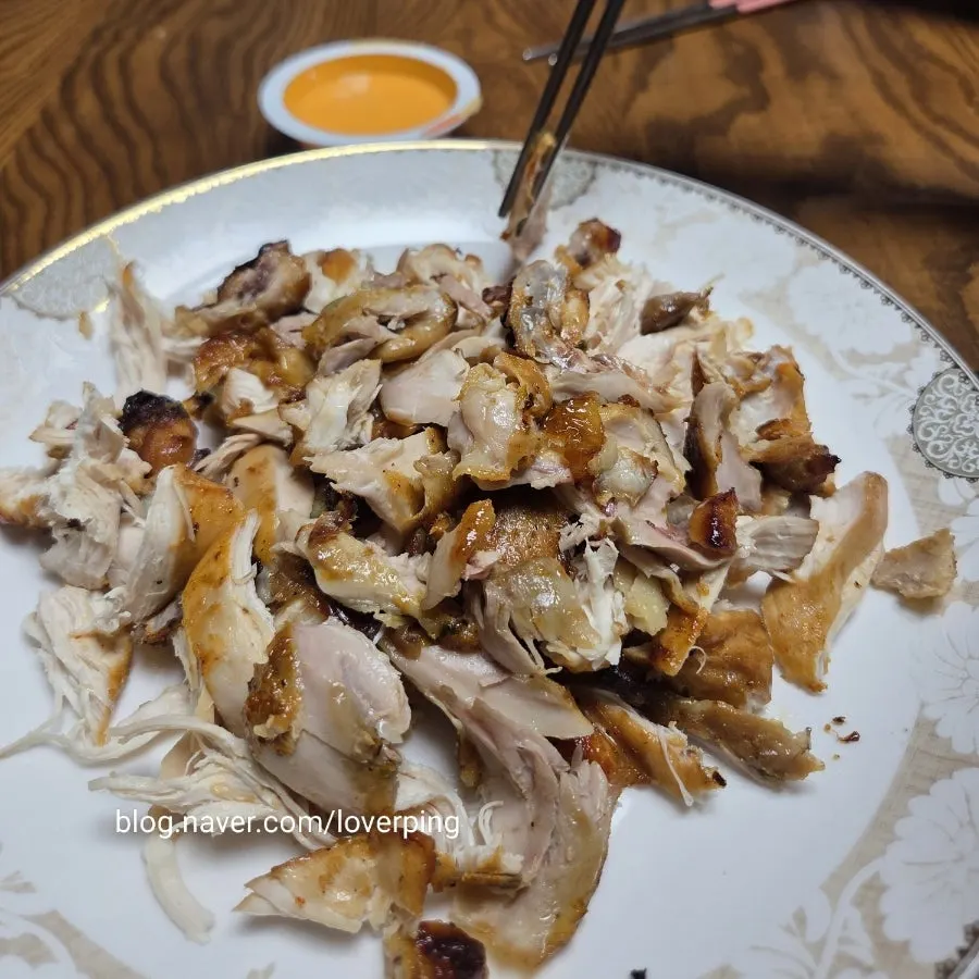 Chopped chicken pieces with galbi sauce