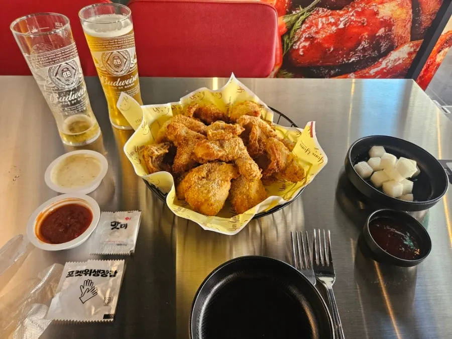 오븐바사삭과 생맥주 2잔 세트 구성