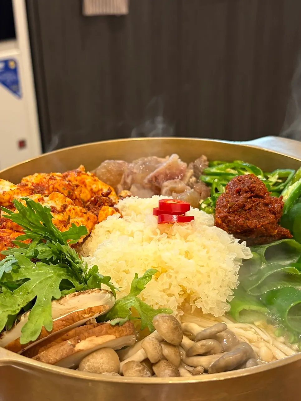 Hanwoo gopchang jeongol cooking