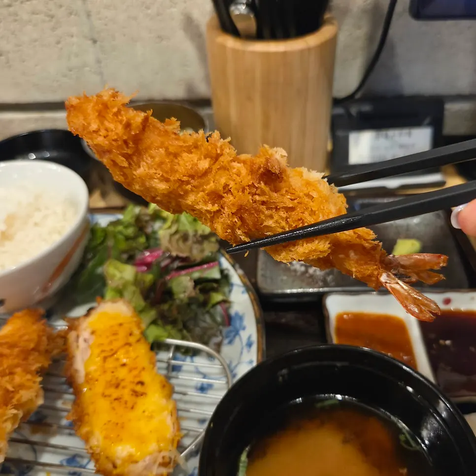 Cheese pulling from the cheese katsu