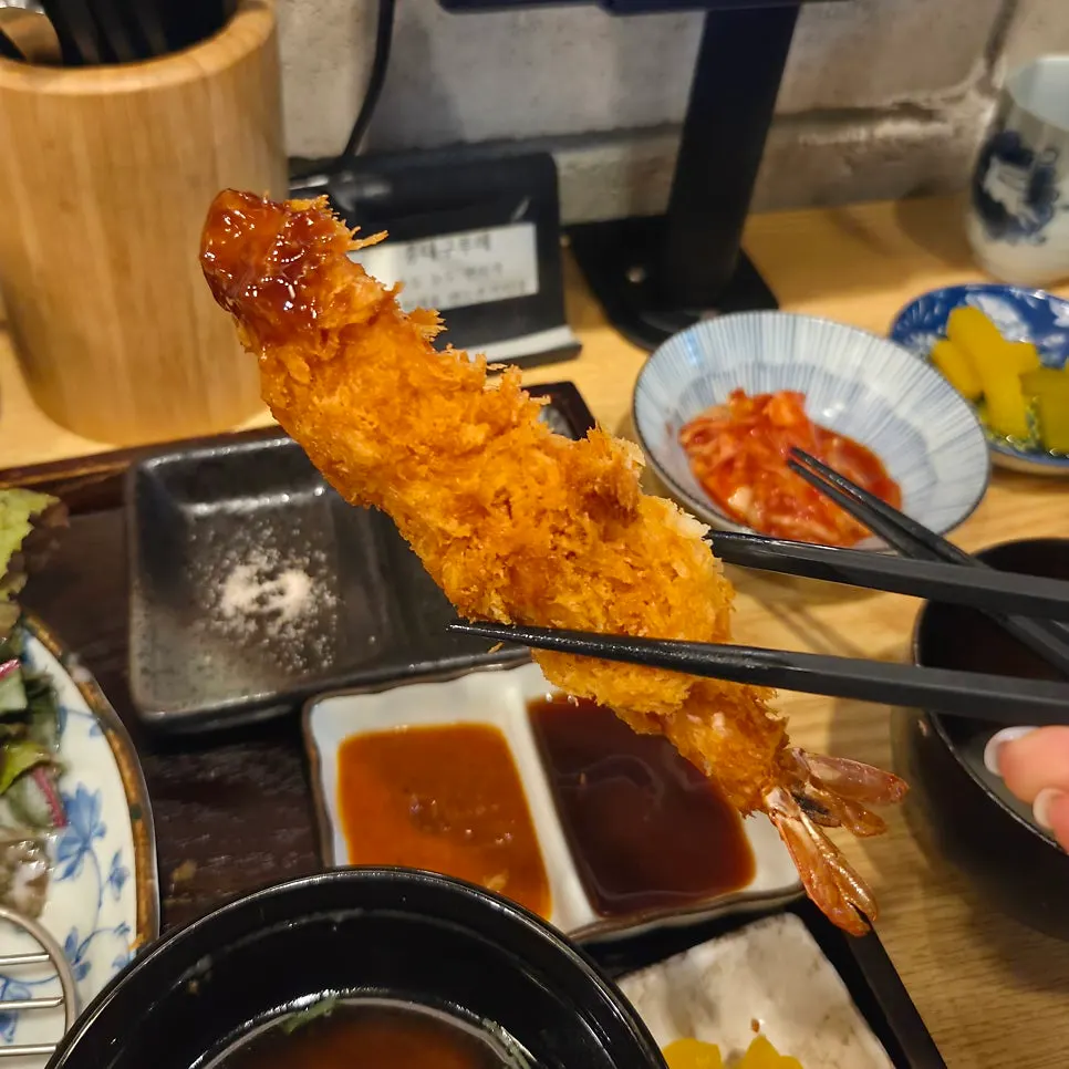 Plump shrimp katsu