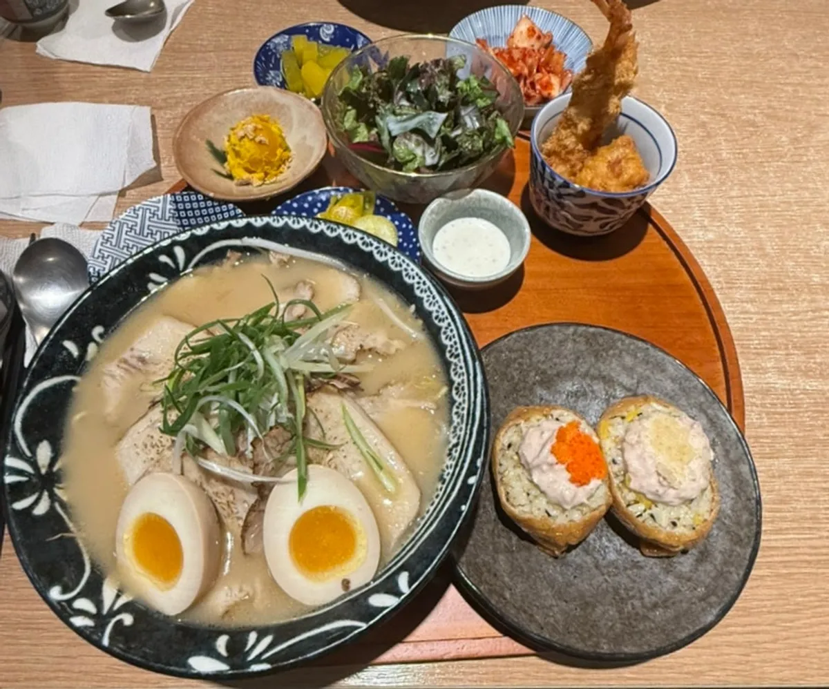 Tuna onigiri topped with tuna