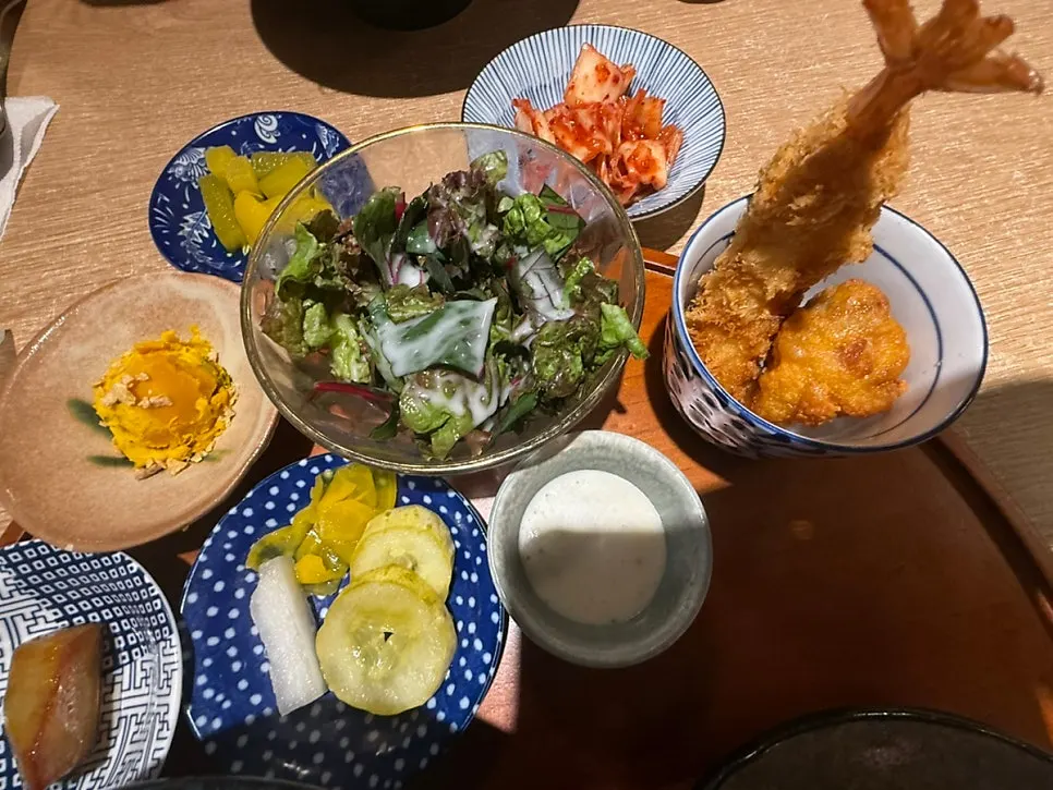 면이 안 보일 만큼 차슈가 덮인 삼겹살만땅 라멘
