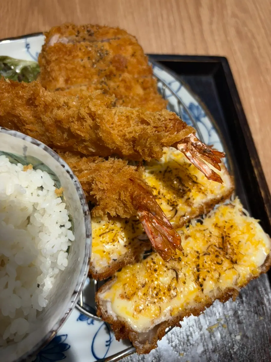 정식에 함께 나온 유부초밥
