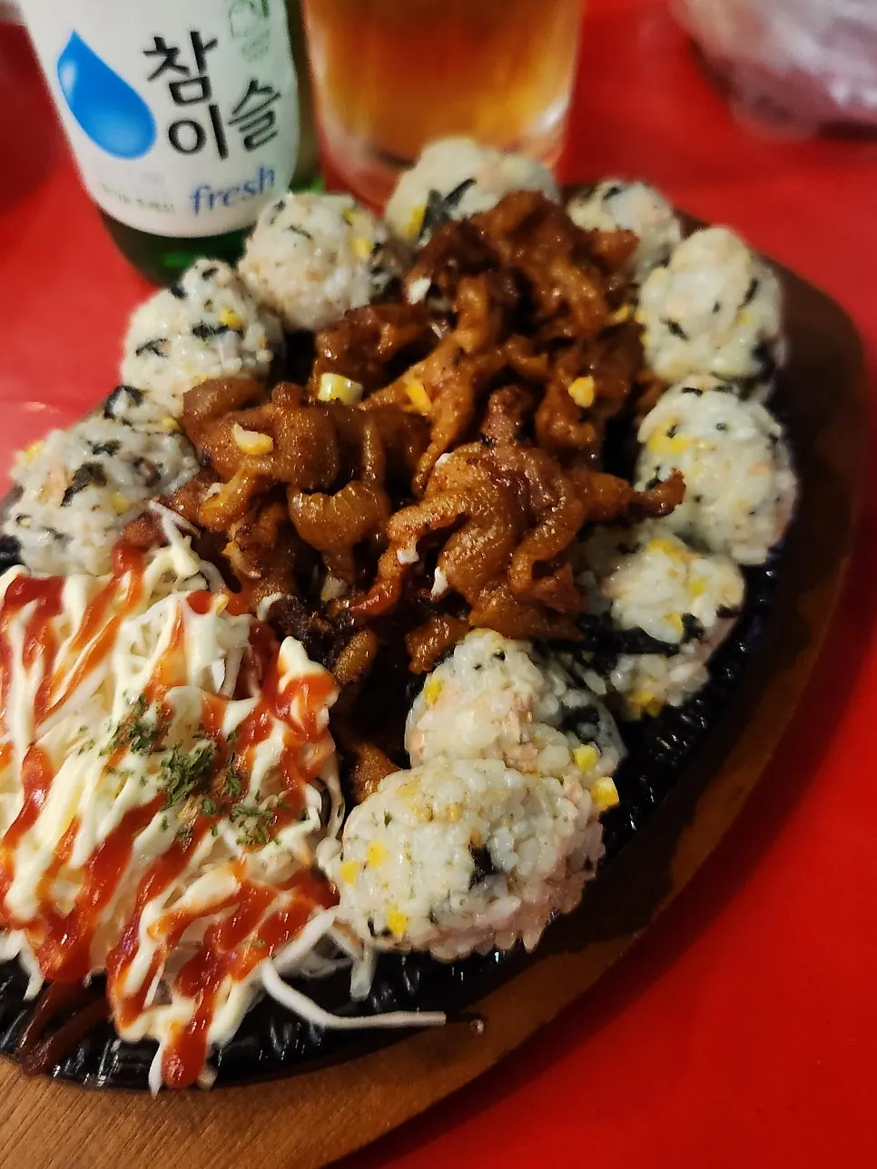 Making tuna-mayo rice balls