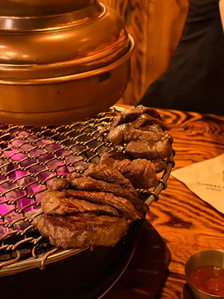 고기와 곁들인 생맥주