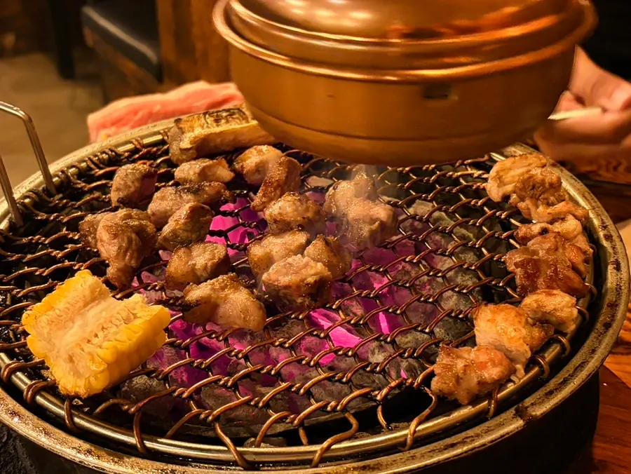명이나물과 곁들인 생갈비살