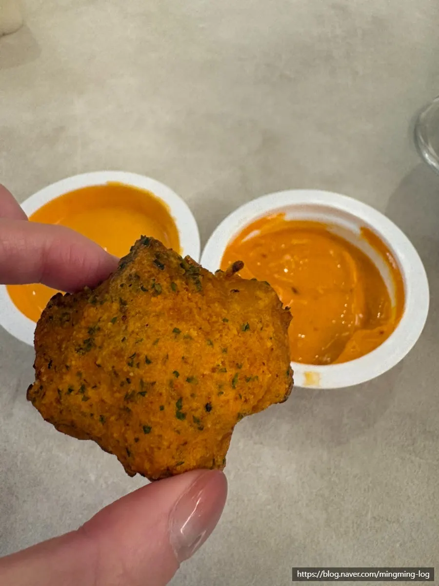 굽네치킨 홍대레드로드점 포장 메뉴 마무리 컷