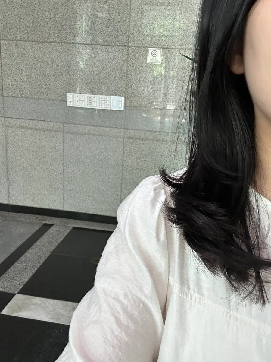 Hair still calm and glossy 2-3 days after the clinic