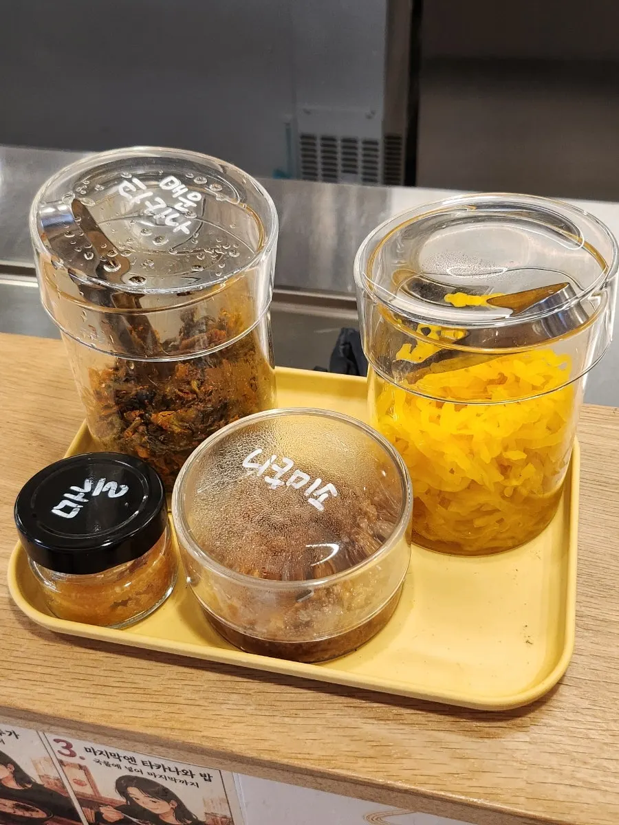 浓郁豚骨汤底和细面