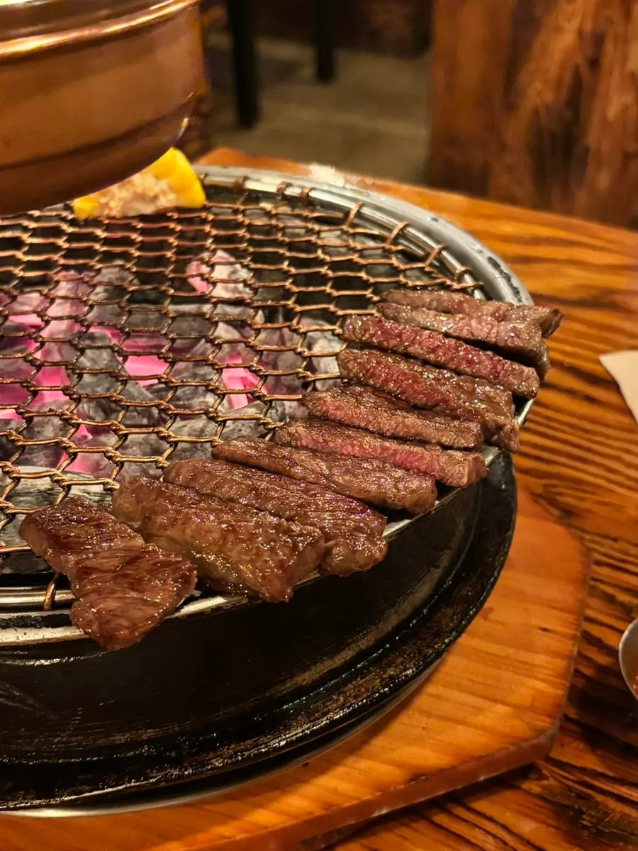 직원이 구운 한우 살치살 한 점