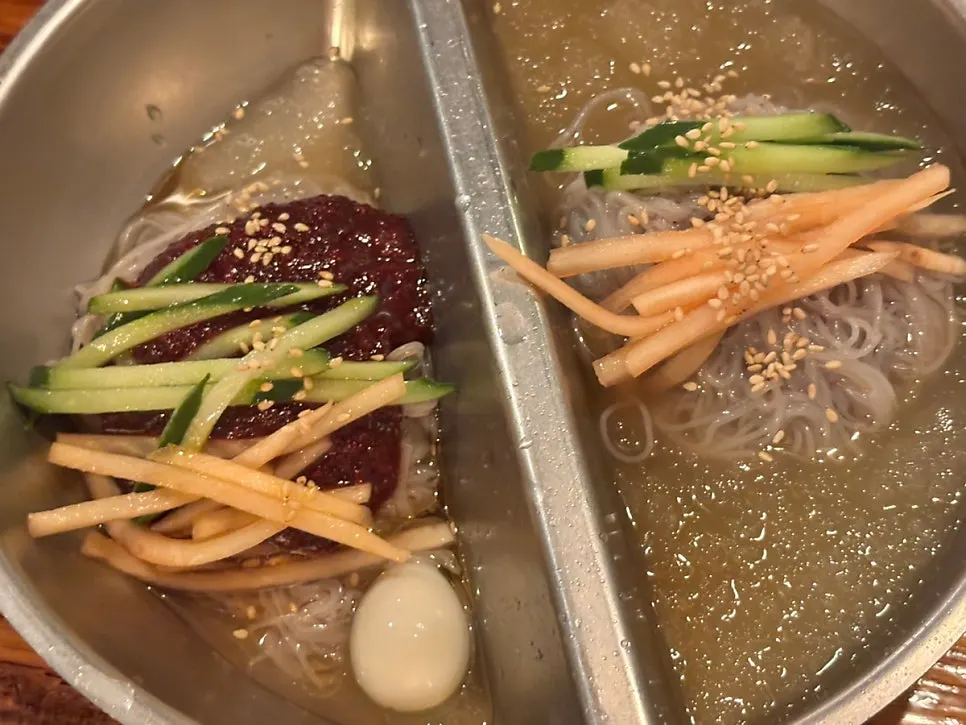 물냉면과 비빔냉면을 나눈 반반냉면