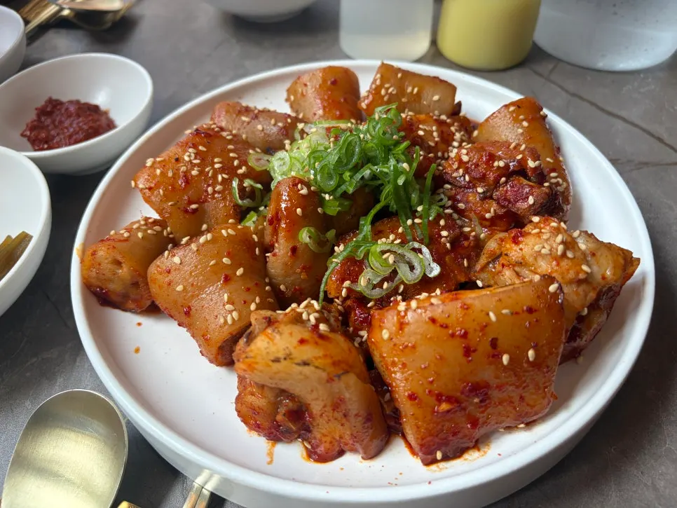 Clear pork gomtang loaded with meat