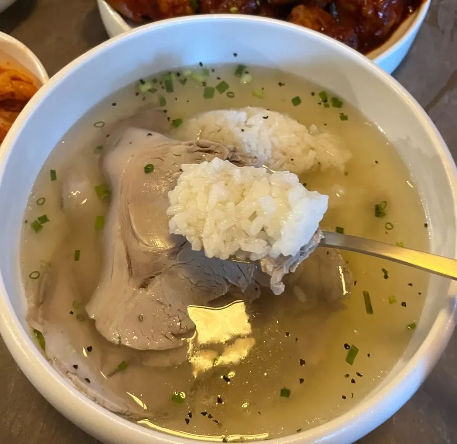 Rice mixed into gomtang