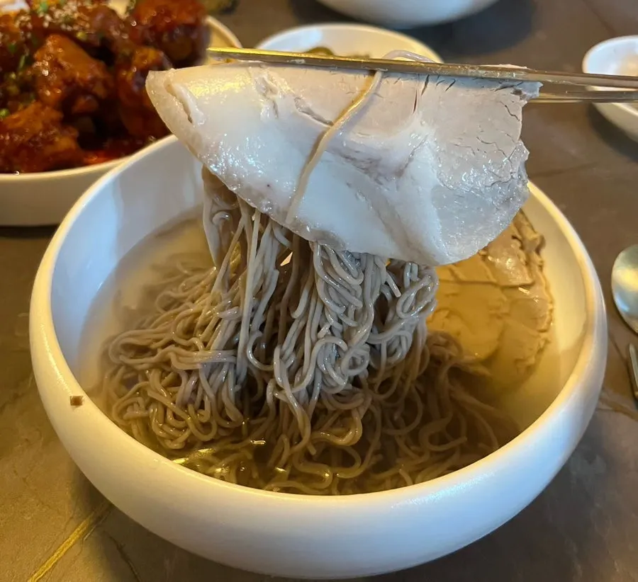 Meat-based broth for Pyongyang naengmyeon