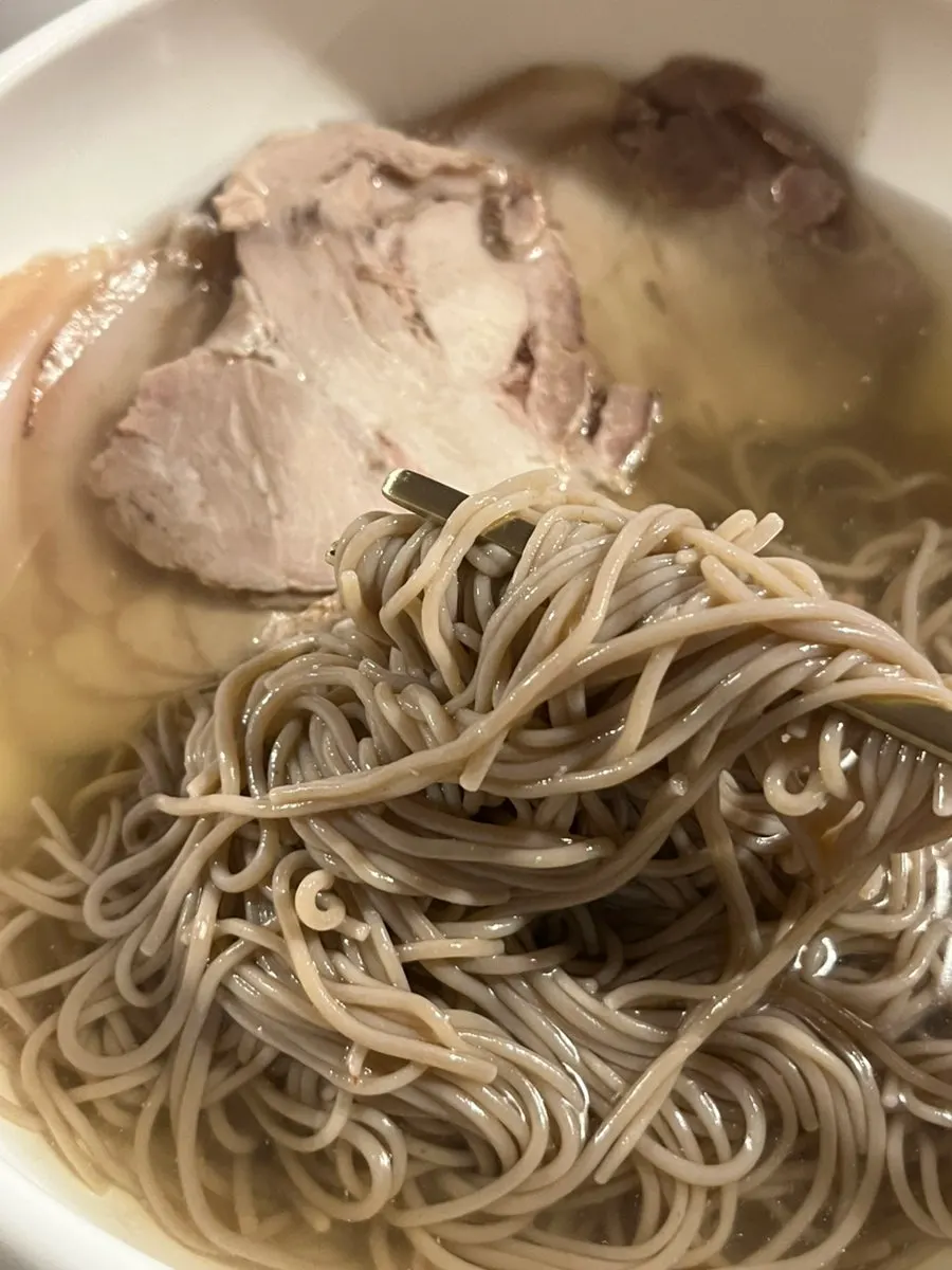 고기 풍성한 평양냉면 한 그릇