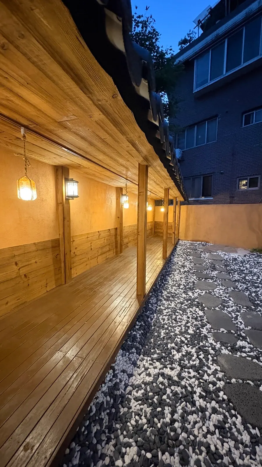 Anok's hanok courtyard
