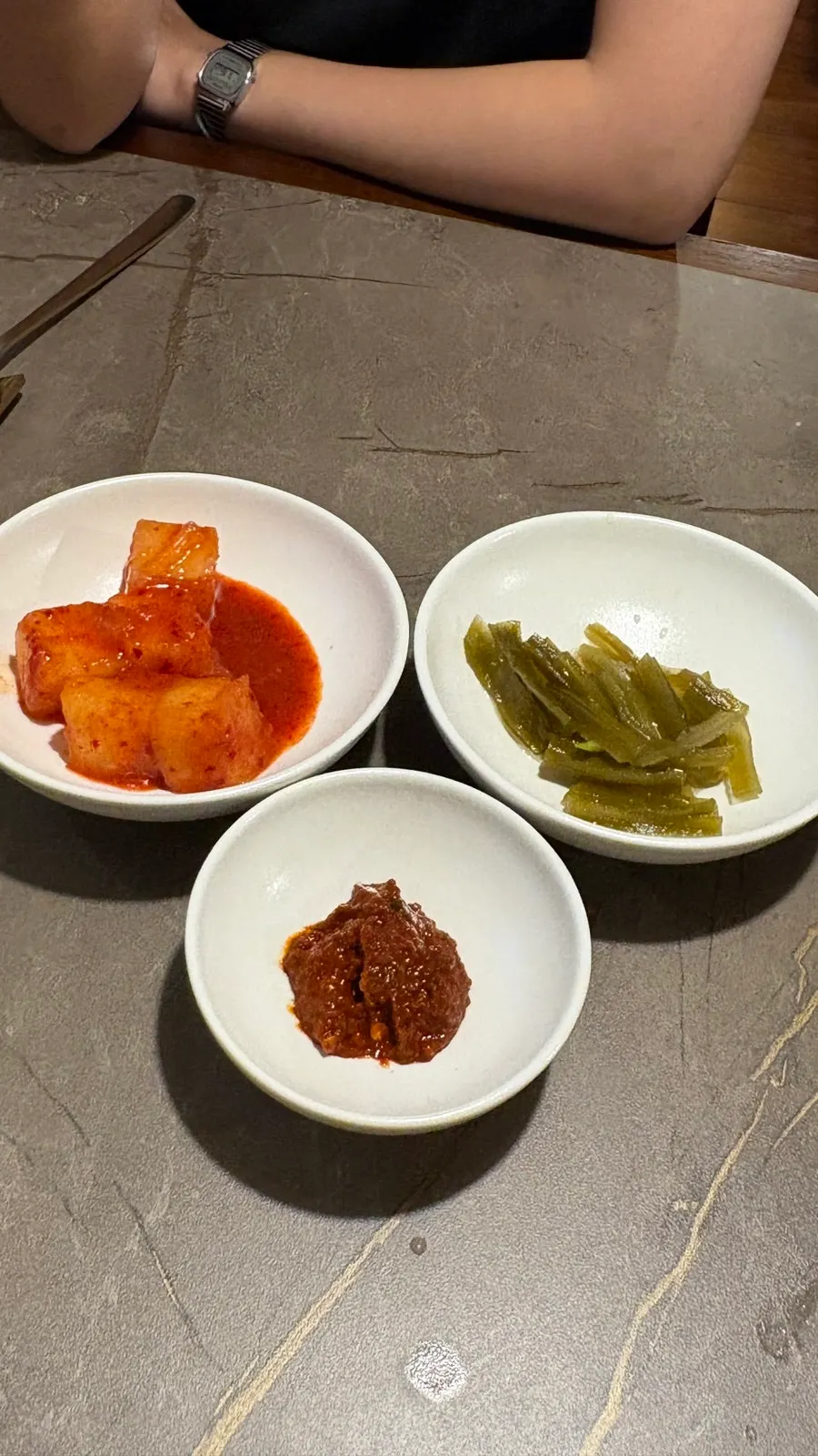 Table set with gomtang and Pyongyang cold noodles