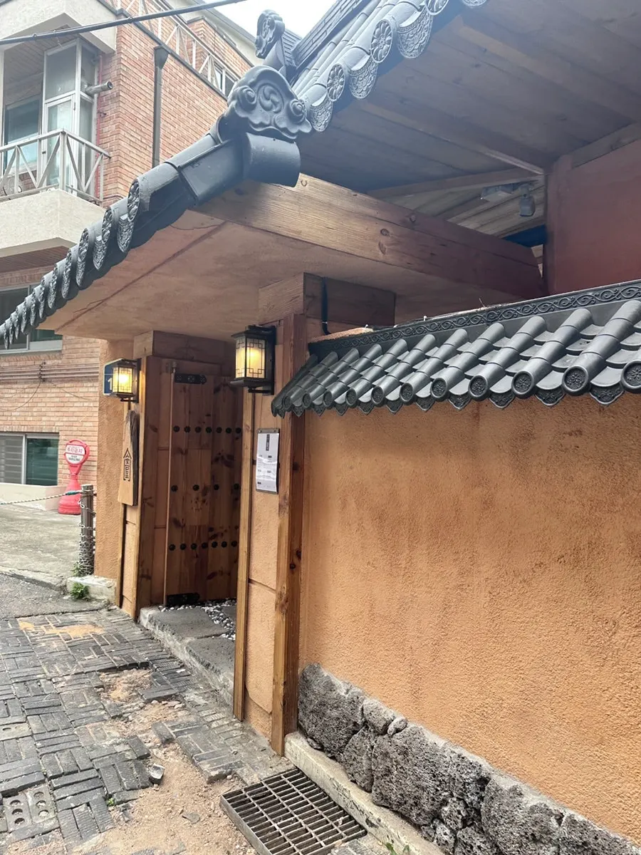 Anok's hanok building in a Hongdae alley