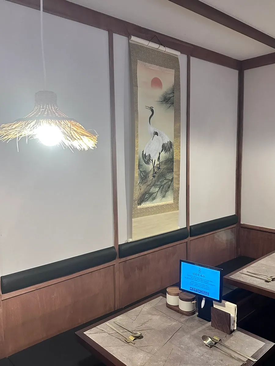 Pyongyang naengmyeon and gomtang table spread