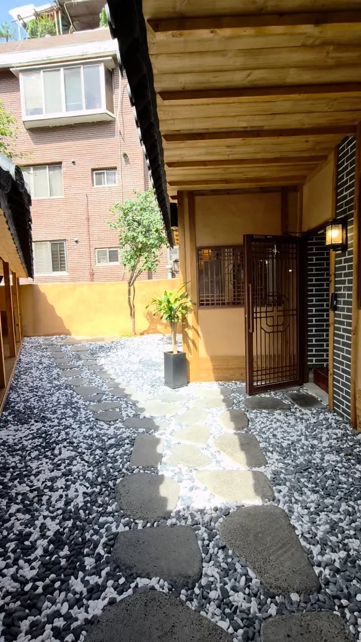 The entrance view of Anok in Hongdae