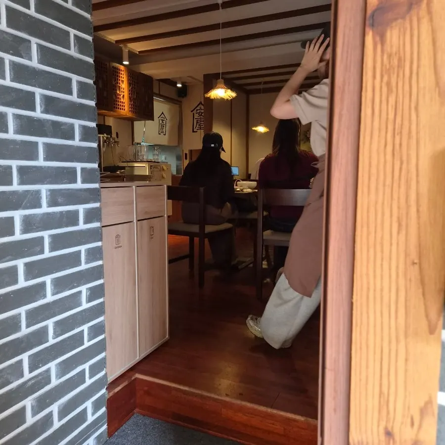 The traditional atmosphere inside Anok