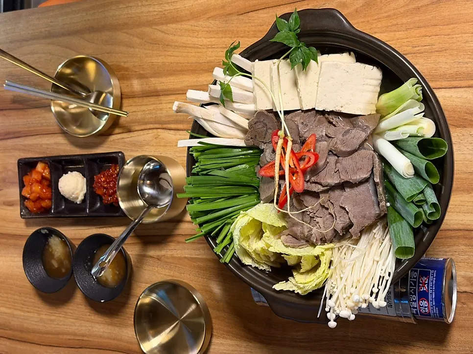 Full view of the vegetable-packed hot pot