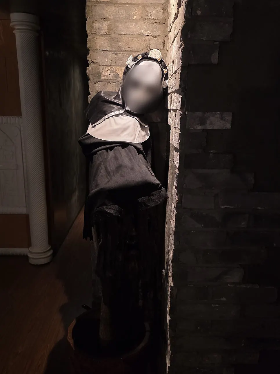 Preparation space before entering the escape room