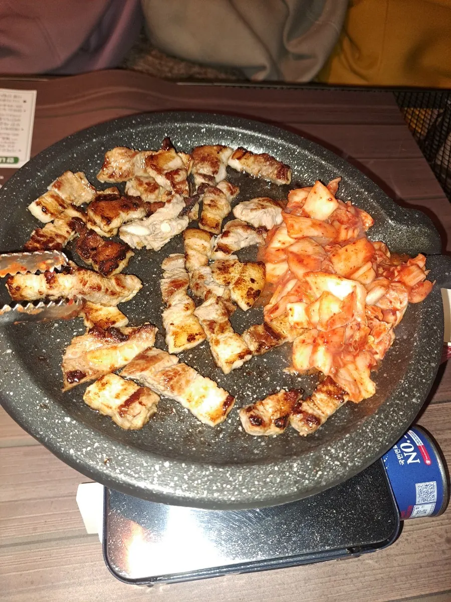 완성된 삼겹살 한 점