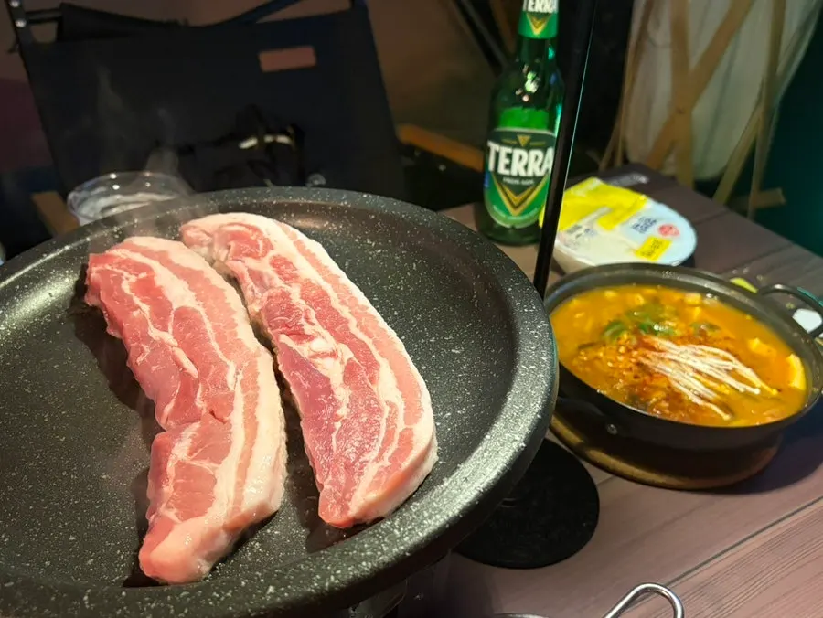 포토존에서 남긴 인증 사진 공간