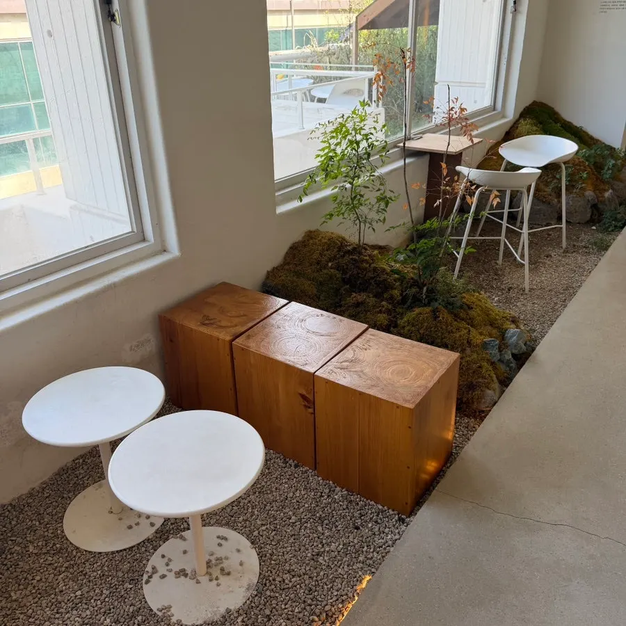 Middle seating area on the second floor at Naemyeonui Balgyeon