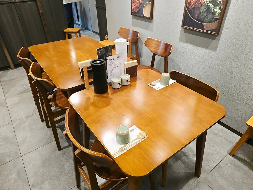 Atmosphere at Doonjeong Hongdae Direct Branch