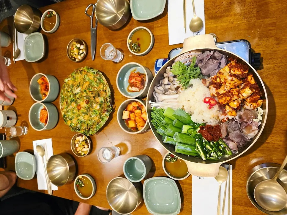 Price information for hanwoo gopchang jeongol and shrimp minari pancake