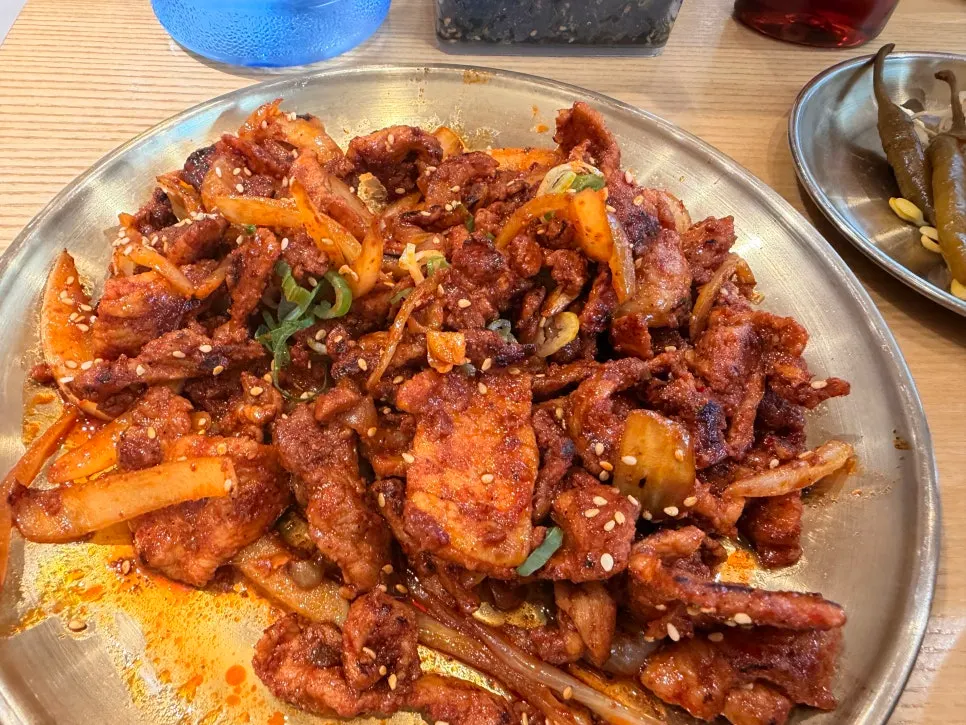 Jjageuli with diced pork