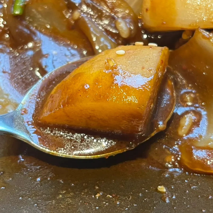 Mixing ongbap into the jjimdak sauce
