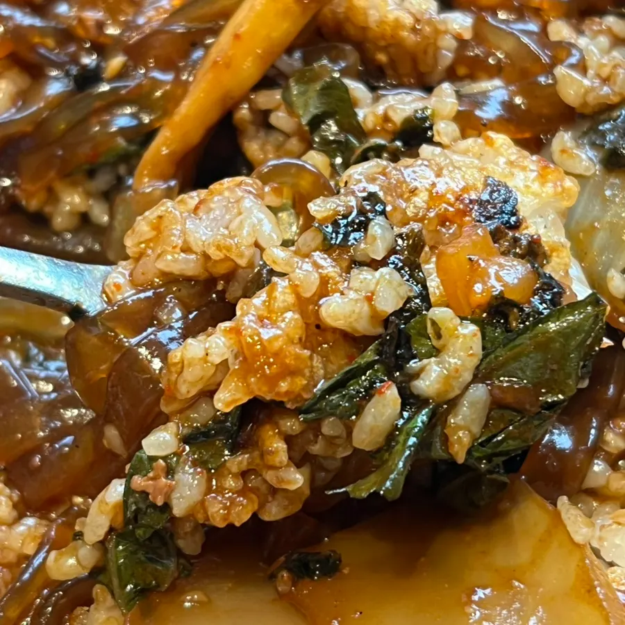 Plain rice mixed with jjimdak sauce