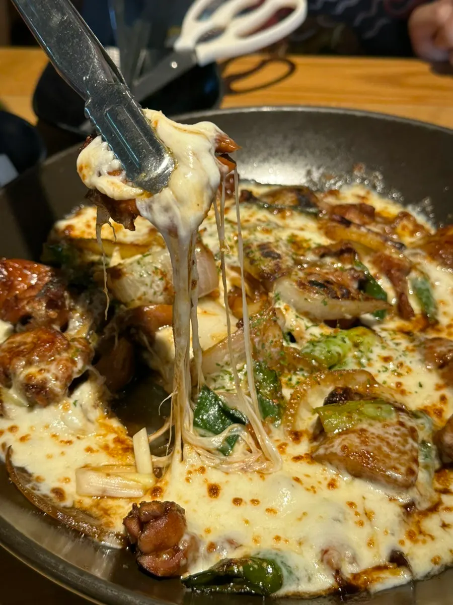 Stretchy melted cheese from the cheese jjimdak