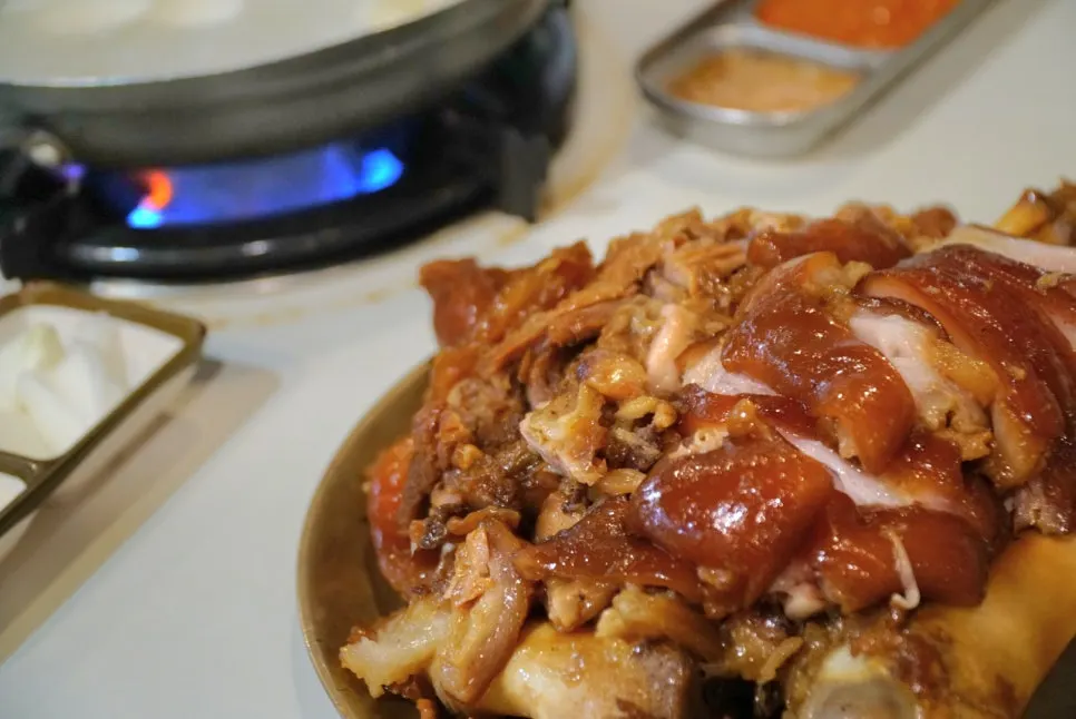 만족오향족발 홍대역점 외부