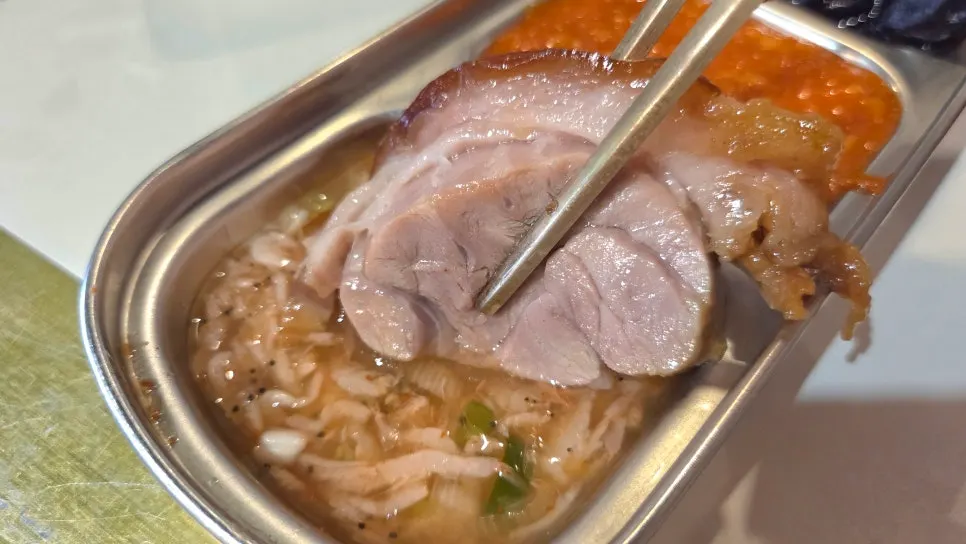 족발과 기본 곁들임 상차림