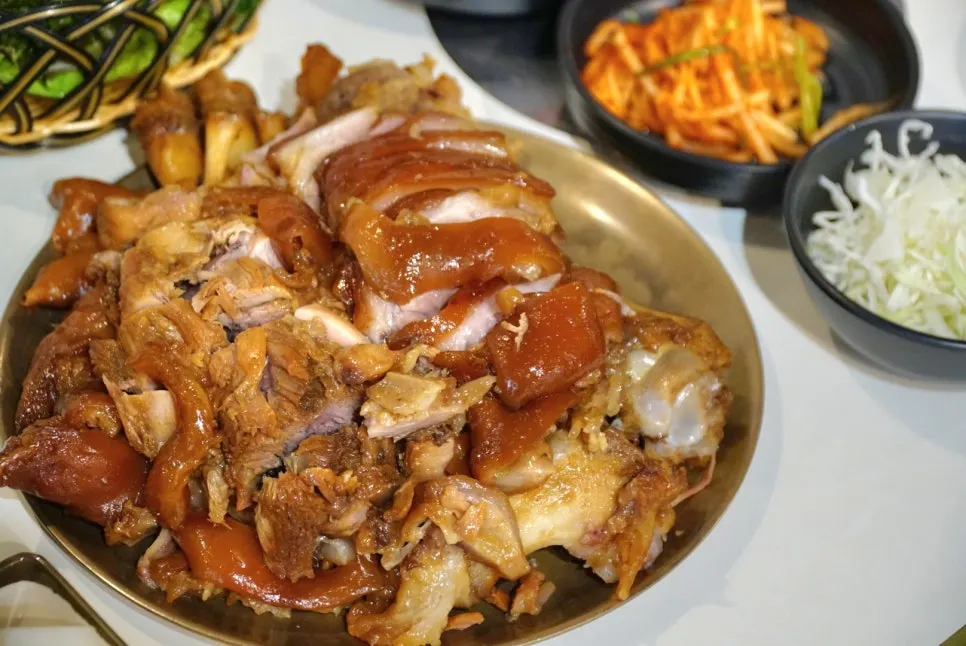 족발과 생막걸리 술자리