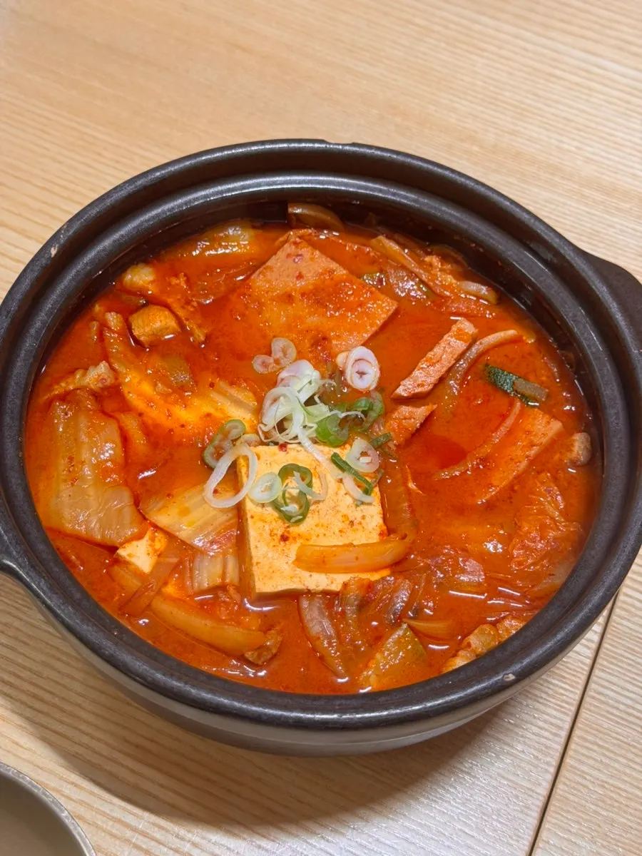 김치찌개와 오징어볶음 2인 한상차림