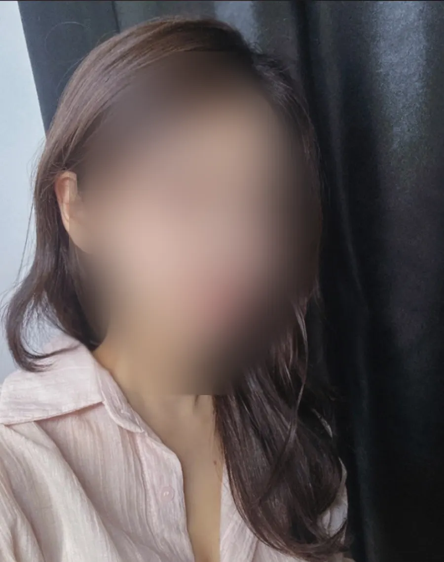 핑크빛 립과 블러셔로 마무리한 메이크업