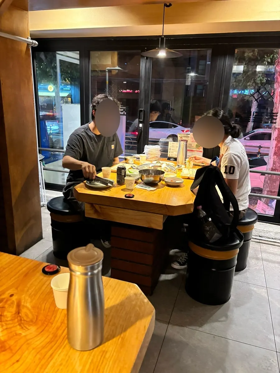 Restoran daging Hongdae yang dikunjungi tanpa beratur