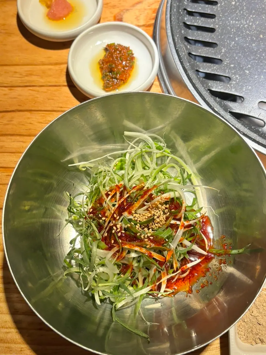 Set pesanan dengan daging dan soju